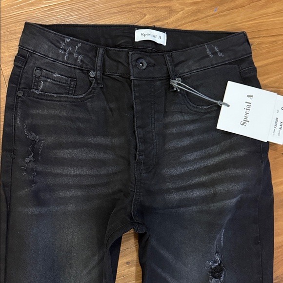 ☃️BOGO50%☃️ 🆕🖤SPECIAL A: BLACK Mid Rise Skinny Distressed Jeans 9/28 - Picture 9 of 14